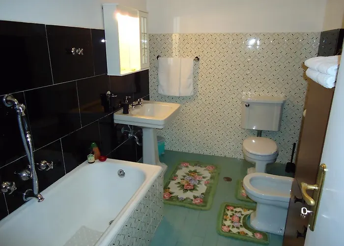 Bed & Breakfast Downtown Deluxe 4*