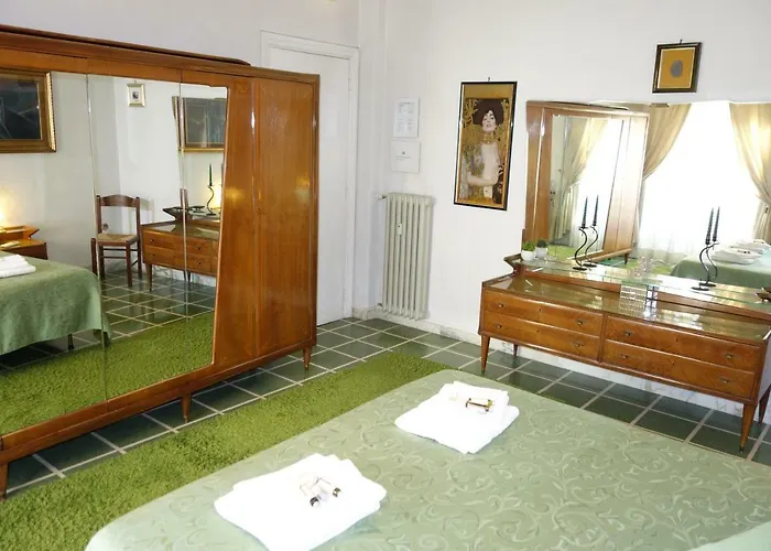 Downtown Deluxe Bed & Breakfast